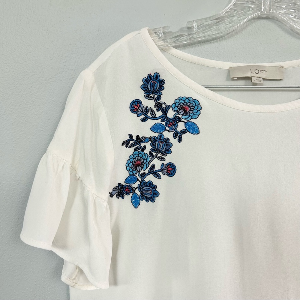 LOFT 🎽 Floral Embroidered Blouse - Size L